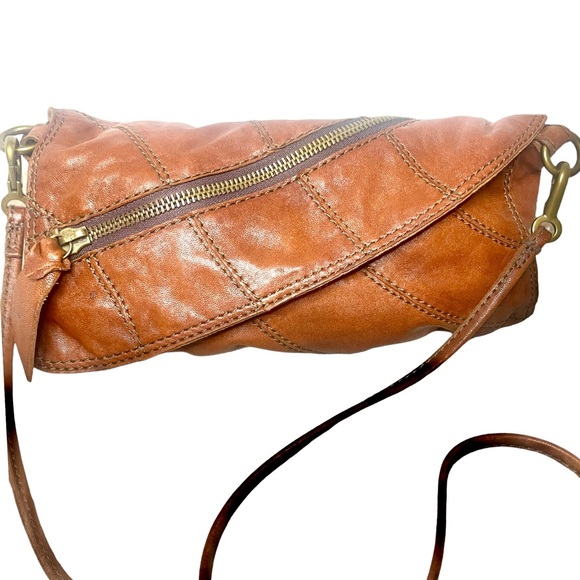 🍀 OMG 🍀 Lucky Brand Italian Leather Crossbody - Picture 3 of 12